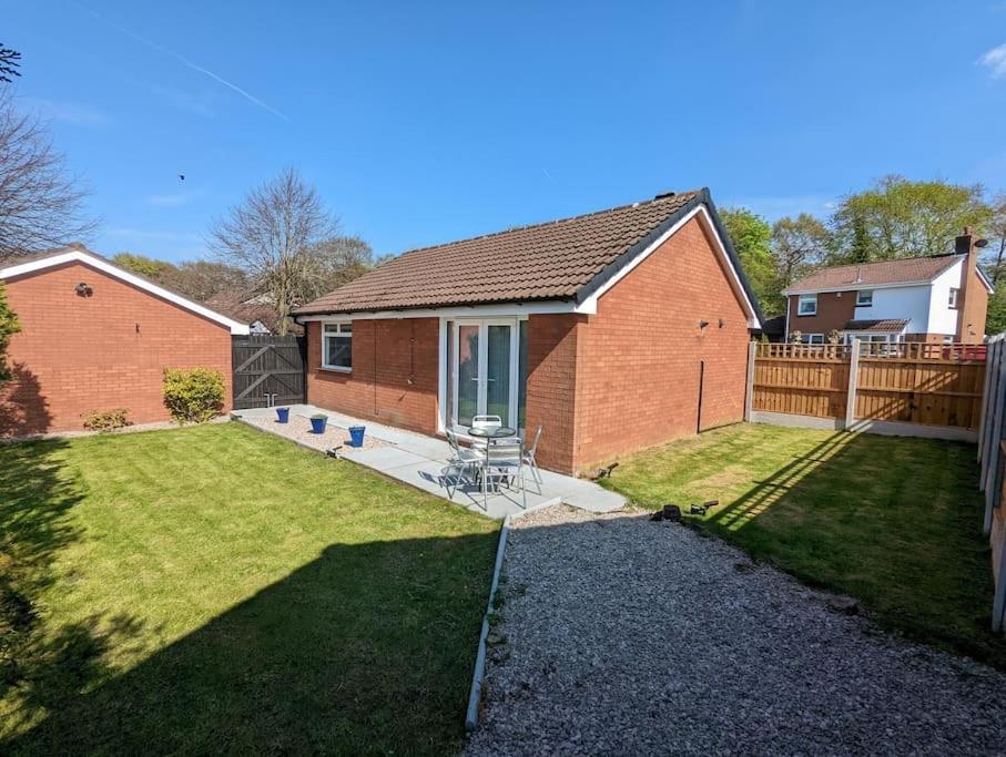 The Kilsyth,Detached Bungalow Warrington Eksteriør bilde
