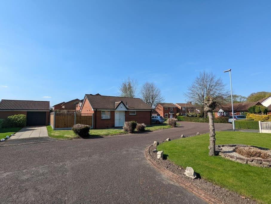 The Kilsyth,Detached Bungalow Warrington Eksteriør bilde